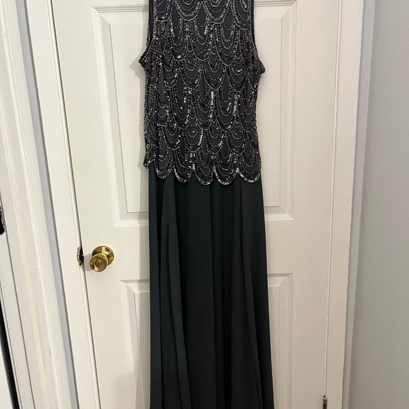 JKara Art Deco Beaded Full Length Evening Gown - Picture 2 of 5